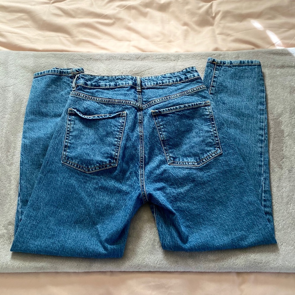 Mom Jeans - Picture 2 of 3